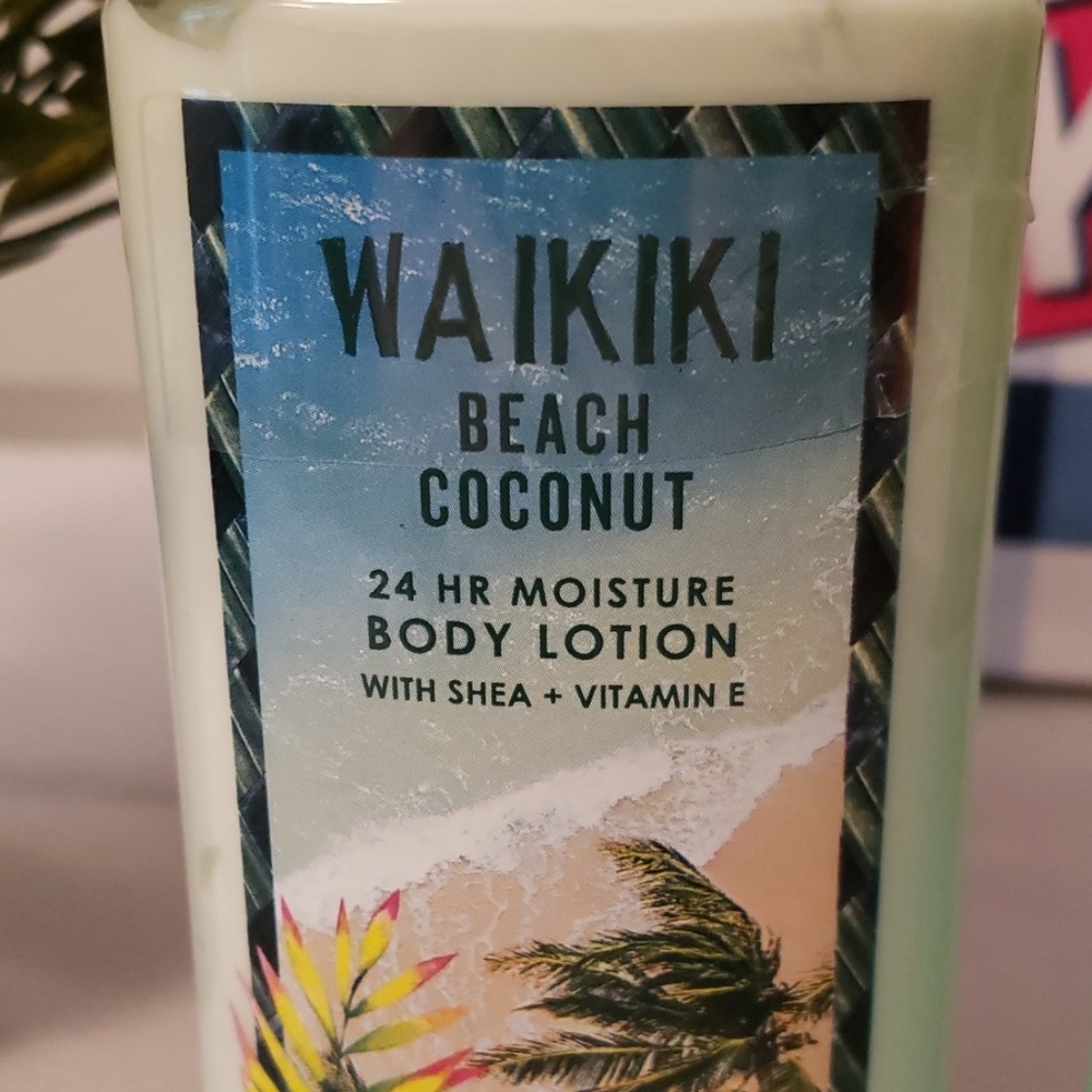 🏷sale.New! Bath & Body Works spray & lotion set - Picture 2 of 5